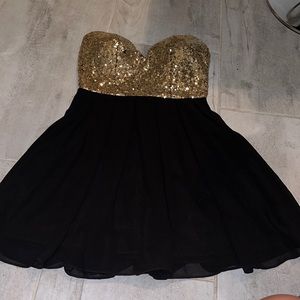 Black and gold sequin at top dress